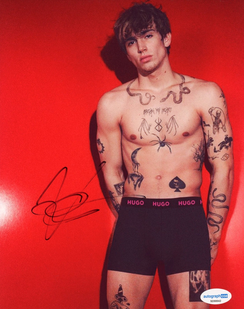 Vinnie Hacker Signed 8x10 Photo Sakamoto Days Voice Actor Shirtless