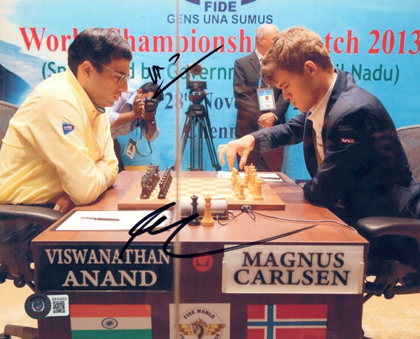 Magnus Carlsen Signed Autograph 8x10 Photo Chess Grandmaster Champ Beckett COA