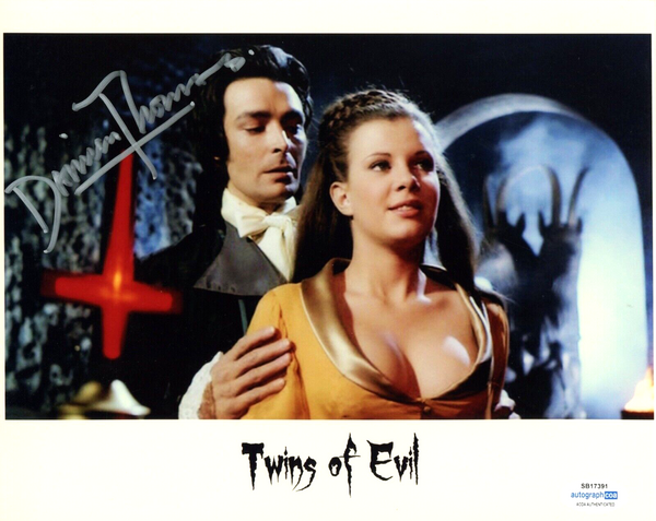 Damien Thomas Signed 8x10 Photo TWINS OF EVIL Horror Actor Autograph ACOA COA