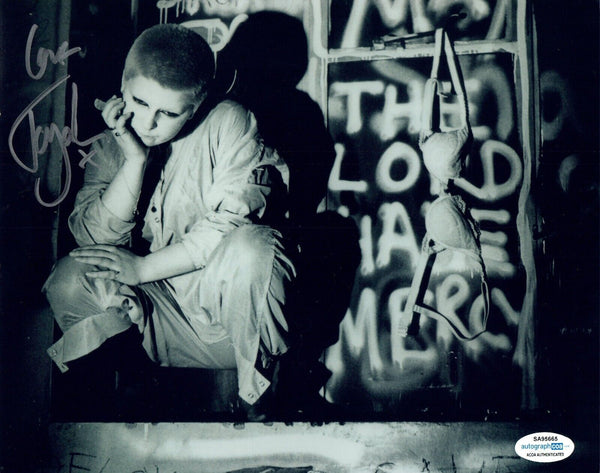 TOYAH Willcox Signed Autograph 8x10 Photo Punk Singer Actress Quadrophenia ACOA