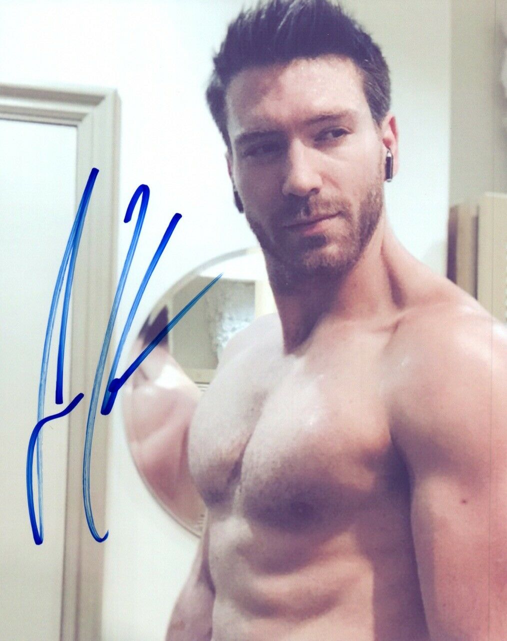 Jesse Kove attends the red carpet special screening of \, image size:1014x1280