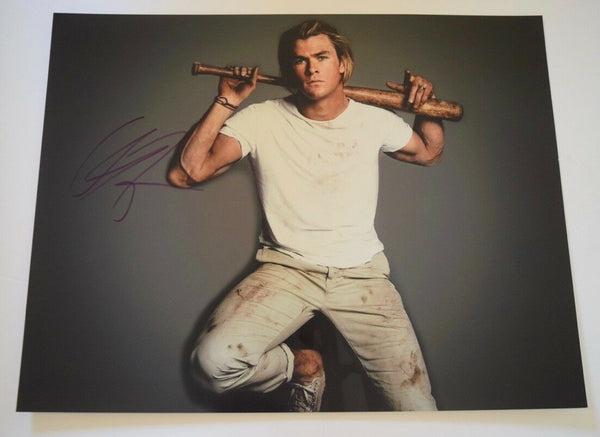 Chris Hemsworth Signed Autographed 11x14 Photo THOR THE AVENGERS COA VD