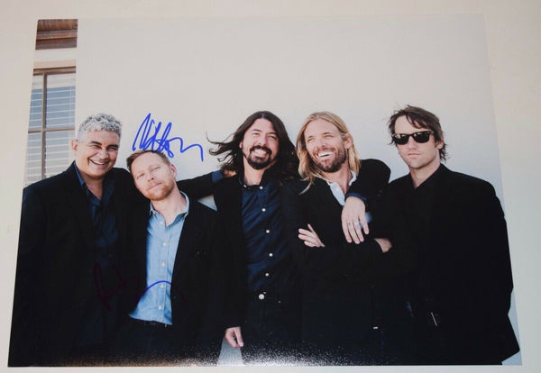 Pat Smear & Nate Mendel Signed Autographed 11x14 Photo FOO FIGHTERS COA