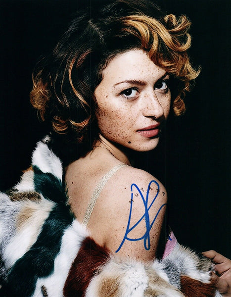 Alia Shawkat Signed Autograph 8x10 Photo Arrested Development Search Party COA