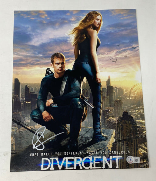 Shailene Woodley Signed Autographed 11x14 Photo Divergent Actress Beckett COA