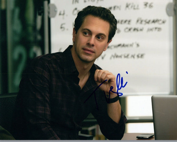 Thomas Sadoski Signed Autographed 8x10 Photo The Newsroom COA VD