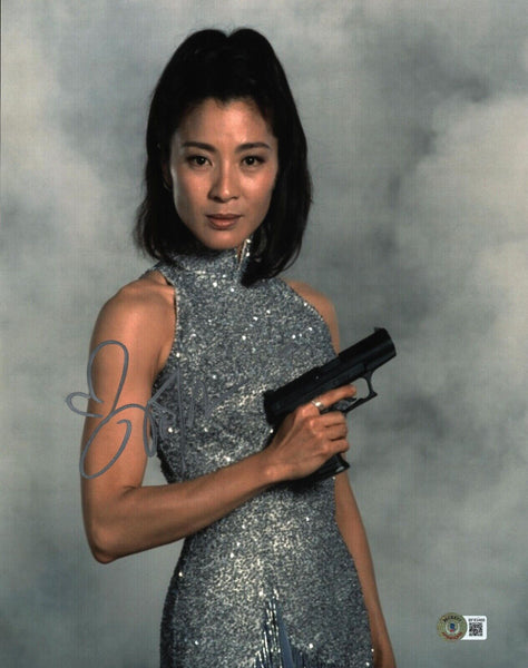 Michelle Yeoh Signed 11x14 Photo Tomorrow Never Dies James Bond Beckett COA