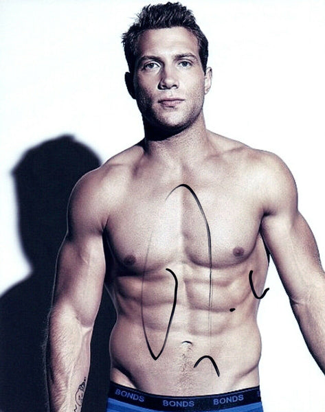Jai Courtney Signed Autographed 8x10 Photo Hot Sexy Actor Shirtless Pose COA