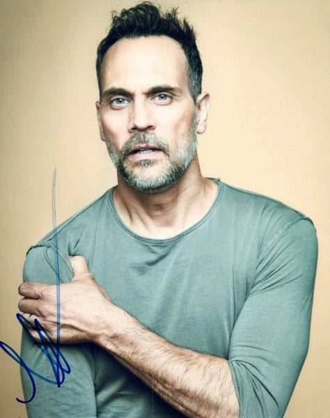 Todd Stashwick Signed Autographed 8x10 Photo 12 MONKEYS Handsome Actor COA