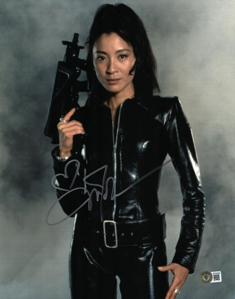 Michelle Yeoh Signed 11x14 Photo Tomorrow Never Dies James Bond Beckett COA