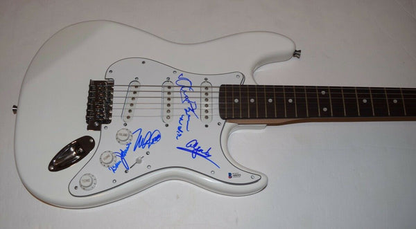 THE BEACH BOYS Signed Autographed Electric Guitar Brian Wilson +4 Beckett COA