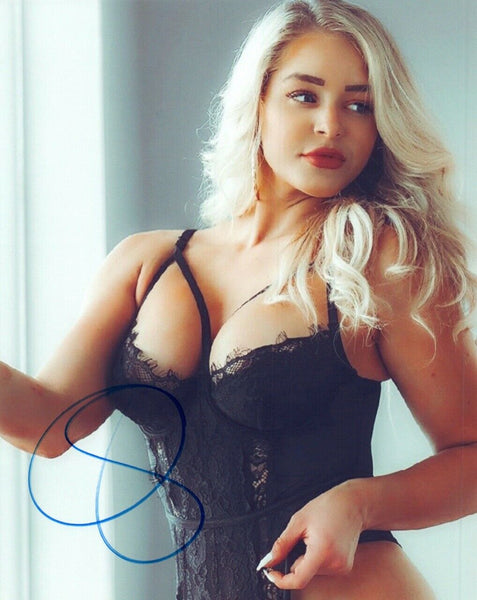 Courtney Tailor Signed Autographed 8x10 Photo Hot Sexy Model COA