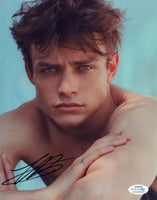 Thomas Doherty Signed Autographed 8x10 Photo Descendants Gossip Girl ACOA COA