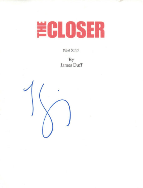 Kyra Sedgwick Signed Autographed THE CLOSER Pilot Episode Script COA