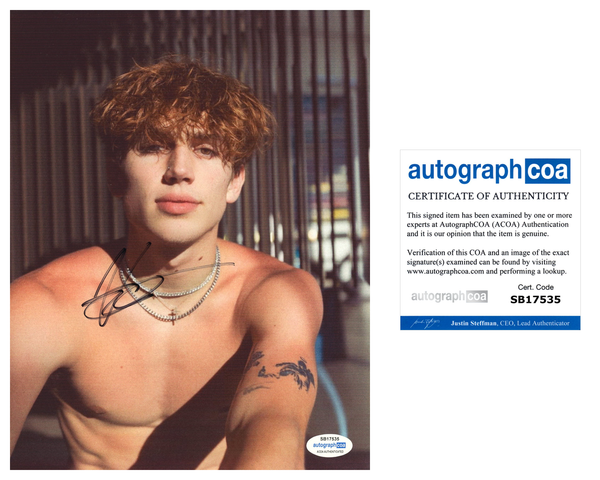 Vinnie Hacker Signed Autograph 8x10 Photo TikTok Actor Model Shirtless ACOA COA