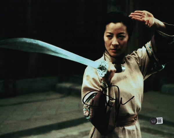Michelle Yeoh Signed 11x14 Photo Crouching Tiger, Hidden Dragon Beckett COA
