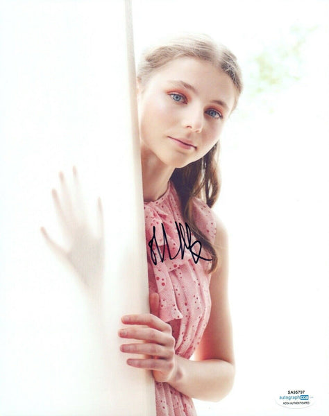 Thomasin McKenzie Signed Autograph 8x10 Photo Leave No Trace Jojo Rabbit ACOA