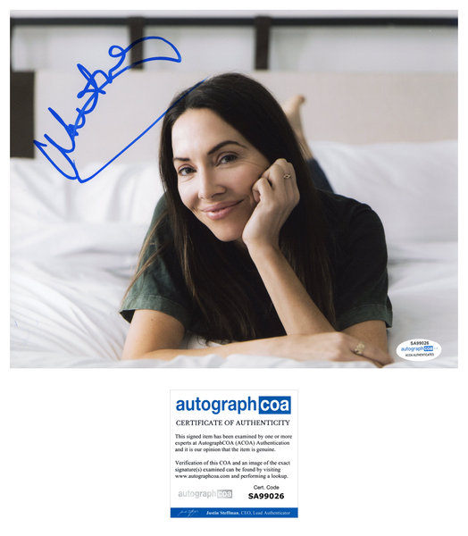 Whitney Cummings Signed Autographed 8x10 Photo 2 Broke Girls Creator ACOA COA