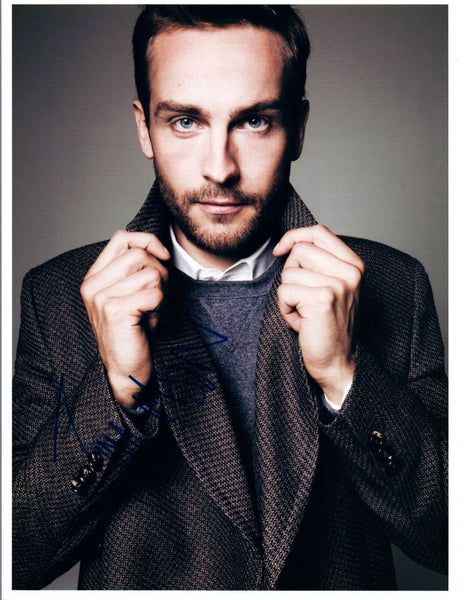 Tom Mison Signed Autographed 8x10 Photo Sleepy Hollow COA VD