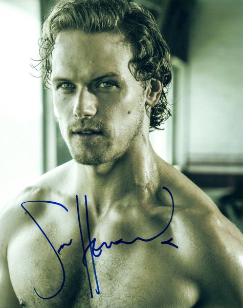 Sam Heughan Signed Autograph 8x10 Photo OUTLANDER Actor Hot Shirtless Pose COA