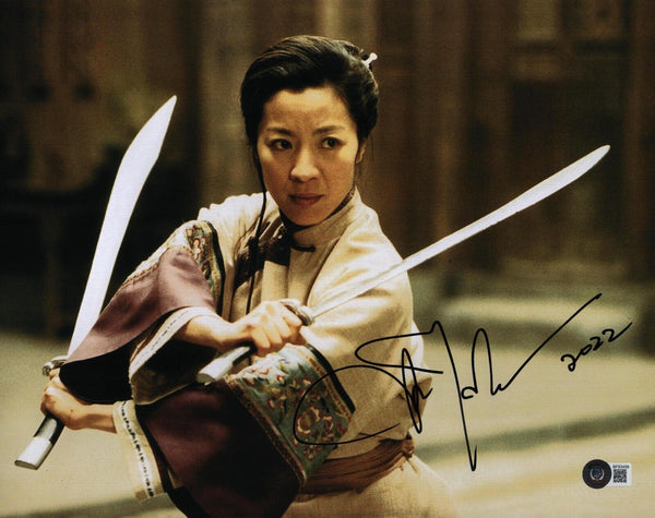 Michelle Yeoh Signed 11x14 Photo Crouching Tiger, Hidden Dragon Beckett COA