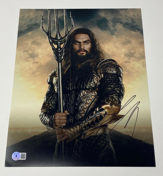 Jason Momoa Signed Autographed 11x14 Photo AQUAMAN Beckett BAS COA