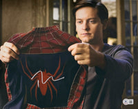 Tobey Maguire Signed 11x14 Photo Spider-Man Autograph Peter Parker Beckett COA