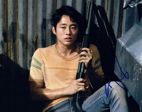 Steven Yeun Signed Autographed 8x10 Photo The Walking Dead Glenn Rhee COA VD