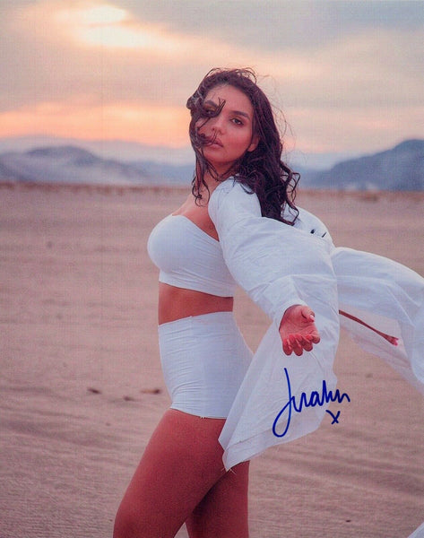 Juvahn Victoria Signed Autographed 8x10 Photo Model COA