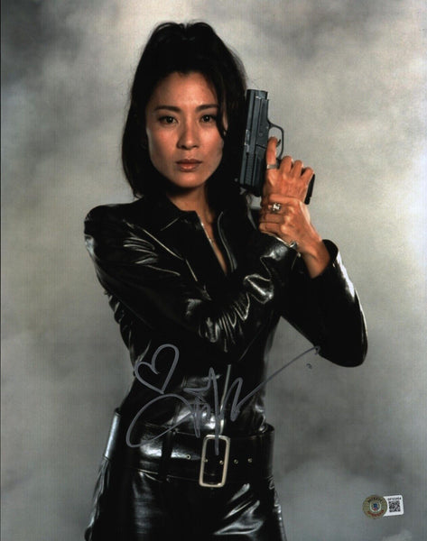 Michelle Yeoh Signed 11x14 Photo Tomorrow Never Dies James Bond Beckett COA