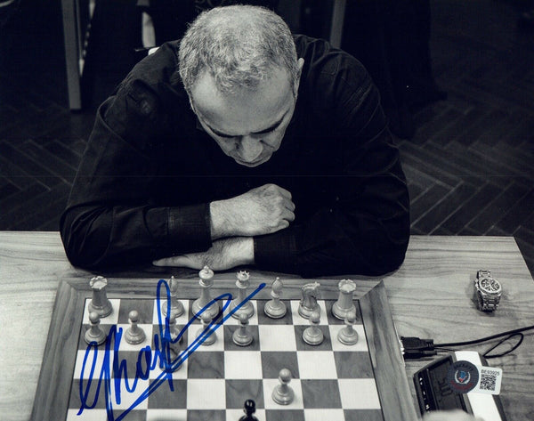 Garry Kasparov Signed Autographed 8x10 Photo Chess Grandmaster Beckett COA