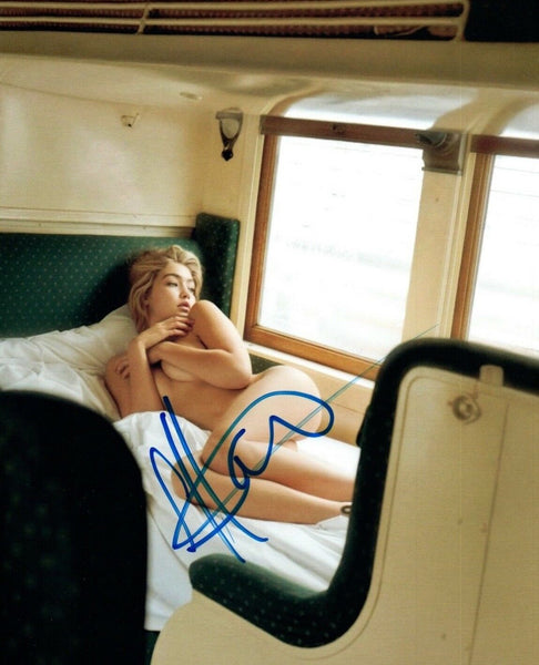 Gigi Hadid Signed Autographed 8x10 Photo Hot Sexy Model Nude Pose COA VD