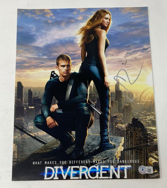 Shailene Woodley Signed Autographed 11x14 Photo Divergent Actress Beckett COA