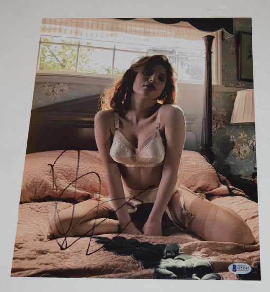 Bella Thorne Signed Autographed 11x14 Photo Hot Sexy Actress Beckett B EntertainmentAutographs Bella Thorne Signed Autographed 11x14 Photo Hot Sexy Actress Beckett B EntertainmentAutographs