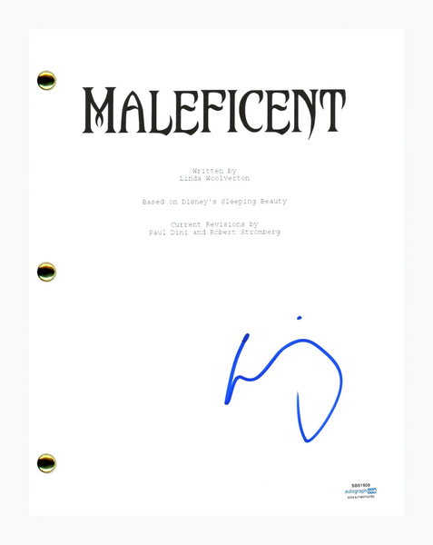 Elle Fanning Signed Autographed Maleficent Movie Script Screenplay ACOA COA